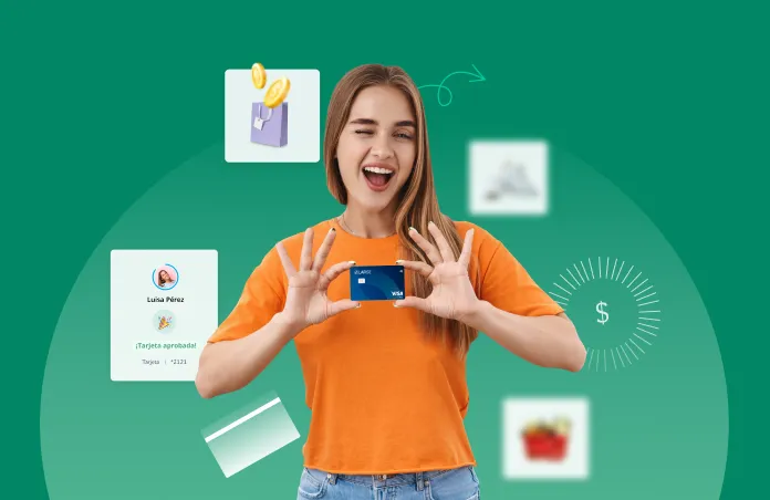 Cliente con su Tarjeta de Crédito LAFISE