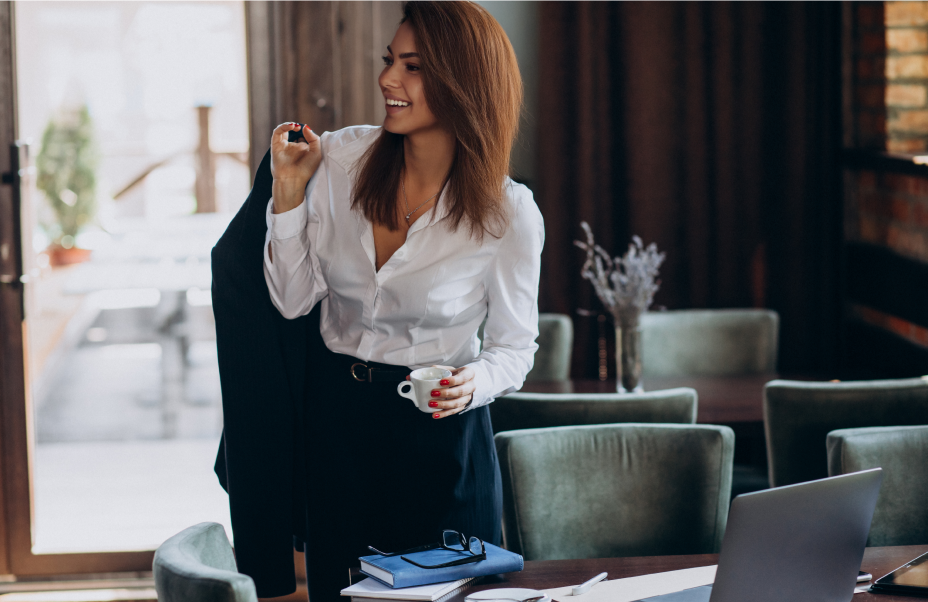 Mujer de negocios en oficina