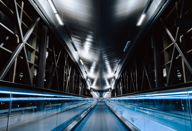 Camino de edificio que representa éxito y crecimiento