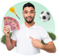 Persona feliz con dinero en mano de un extra financiamiento participante del sorteo