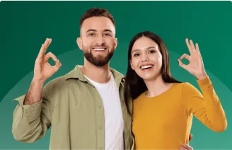 Pareja de jóvenes haciendo señal positiva con sus manos