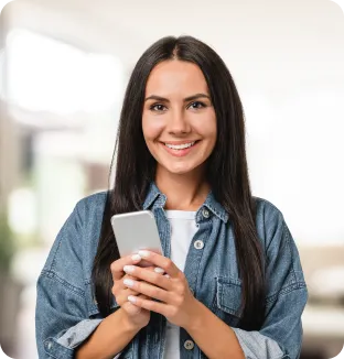 Mujer agendando videollamada en Virtual Banking de Banco LAFISE Mujer agendando videollamada en Virtual Banking de Banco LAFISE